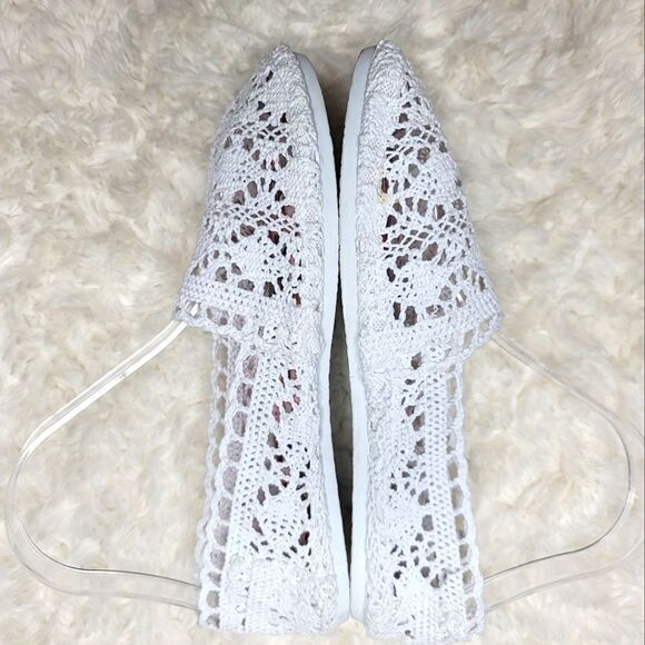 Bobbie Brooks Crochet Canvas Sandal Flats - Picture 8 of 9